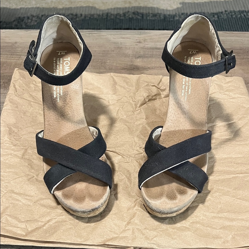TOMS Women's Black Wedge Sandals